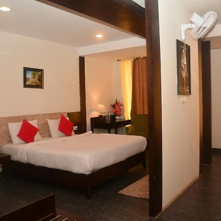 Sai Sharnam Serviced Apartments Ширді Екстер'єр фото