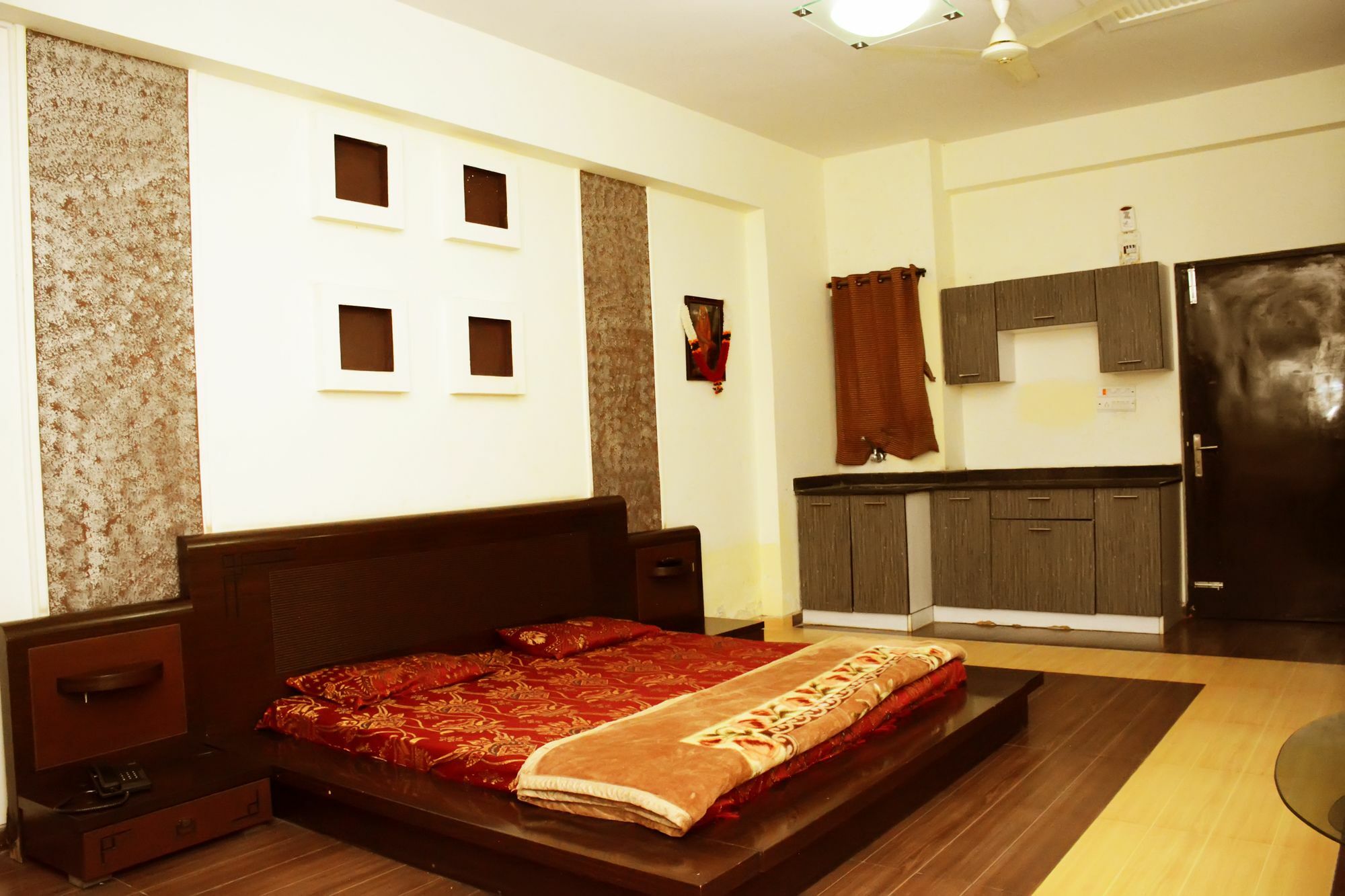 Sai Sharnam Serviced Apartments Ширді Екстер'єр фото