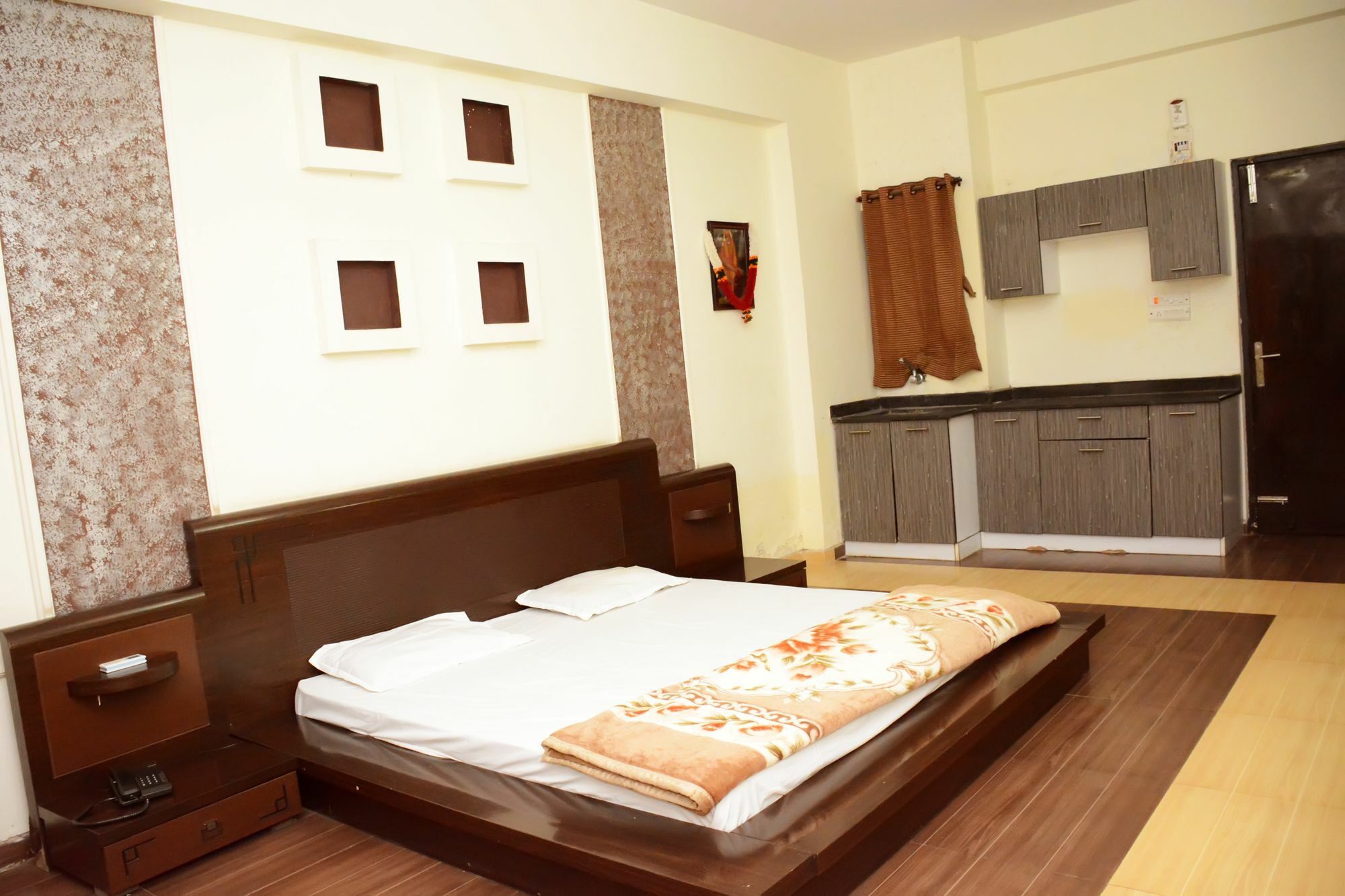 Sai Sharnam Serviced Apartments Ширді Екстер'єр фото