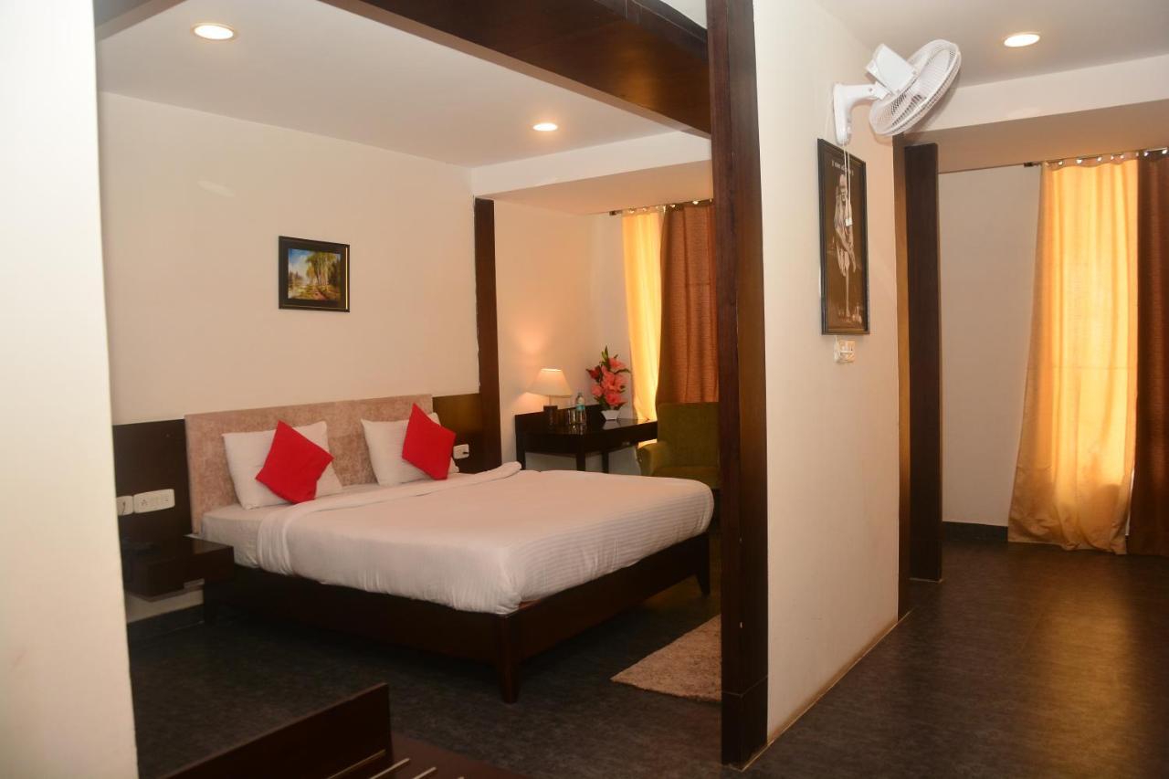 Sai Sharnam Serviced Apartments Ширді Екстер'єр фото